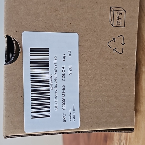 Cici-cherry cream and gold mules - Picture 7 of 9